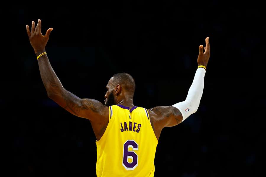 LeBron James steuerte 22 Punkte zum dritten Sieg der Lakers bei