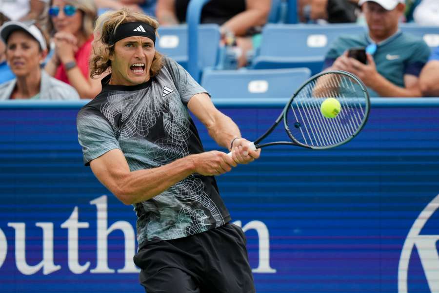 Alexander Zverev gewinnt gegen Yoshihito Nishioka.