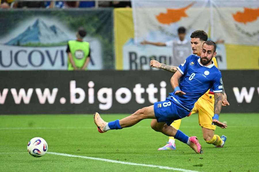 Kyriakou „Champos” Charalampos în duel cu Dennis Man