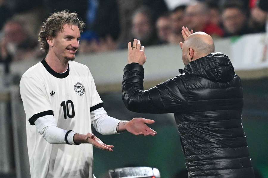 Di Salvo sieht die Wechselgerüchte um Woltemade nicht als Ursache für das verlorene EM-Endspiel gegen England.