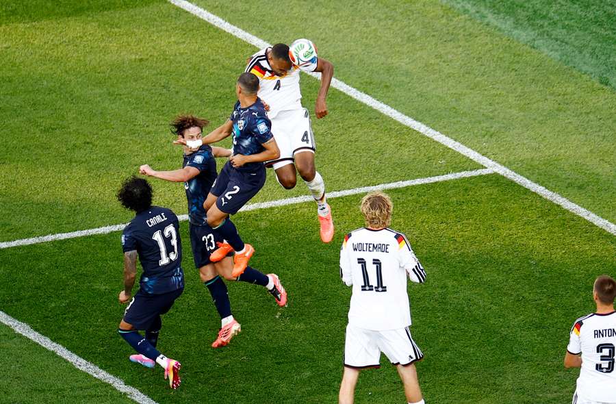 Tah köpft zum vermeintlichen 2:1 Tah köpft zum vermeintlichen 2:1