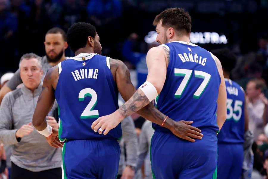 Dupla dos Mavericks comandou vitória sobre o Philadelphia nesta quinta-feira (2)