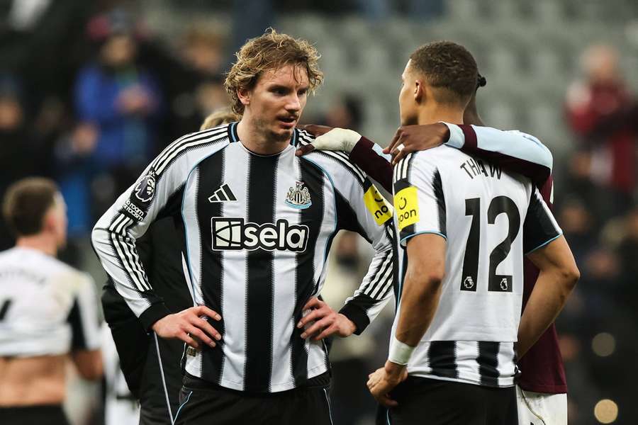 Nick Woltemade mit DFB-Kollege Malick Thiaw.