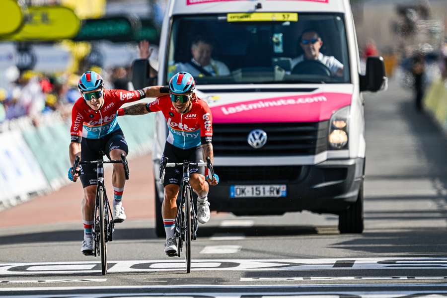 Vencedor de cinco etapas no Tour (em 2019 e 2020), o ciclista de 29 anos desistiu esta sexta-feira