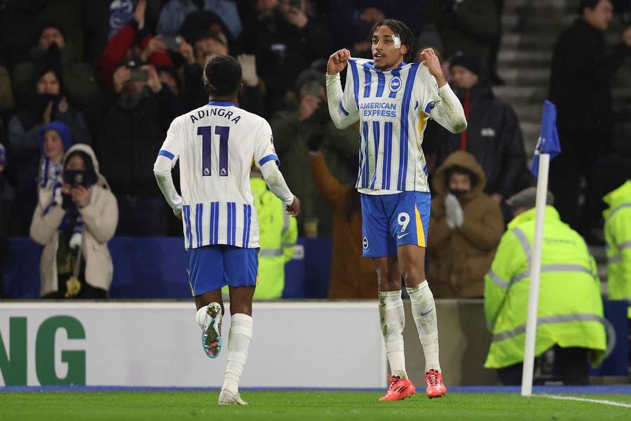 Joao Pedro del Brighton and Hove Albion festeggia dopo il gol dell'1-1
