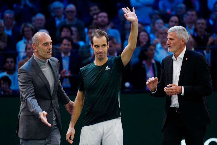 Richard Gasquet tirant sa révérence à Bercy.