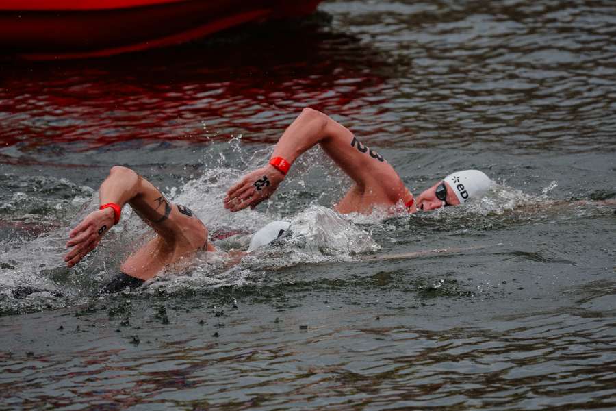 Wellbrock (rechts) gewann in der Seine seine nächste Medaille Wellbrock (rechts) gewann in der Seine seine nächste Medaille