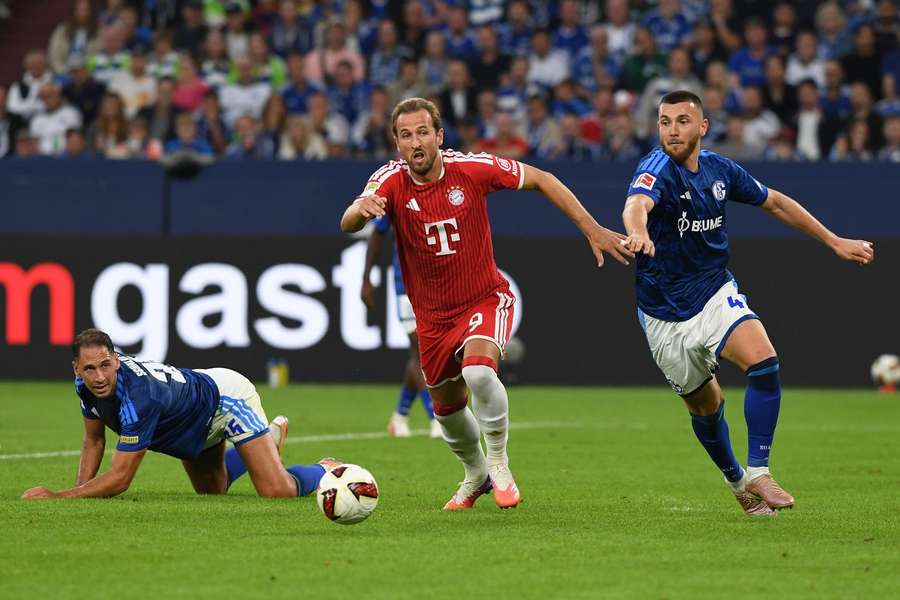 Harry Kane (M.) wurde zur Halbzeit eingewechselt – und blieb blass Harry Kane (M.) wurde zur Halbzeit eingewechselt – und blieb blass