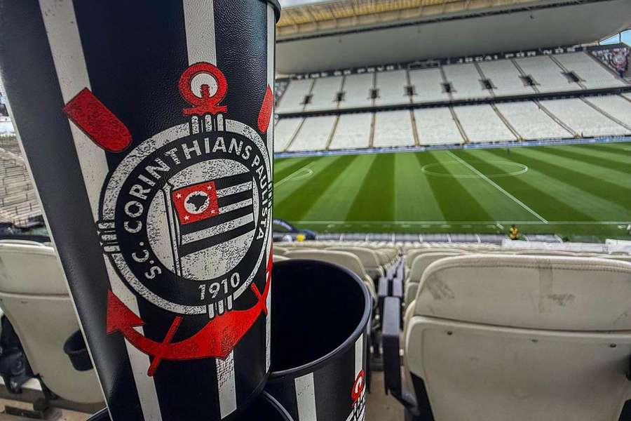 Atraso no Corinthians se deve a um problema no fluxo de caixa Atraso no Corinthians se deve a um problema no fluxo de caixa
