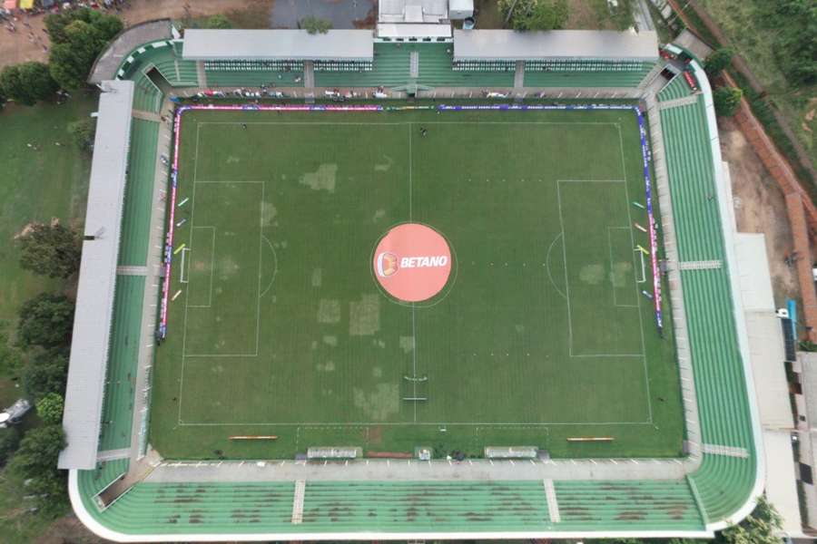 Apagão no estádio Ribeirão paralisou partida da Copa do Brasil