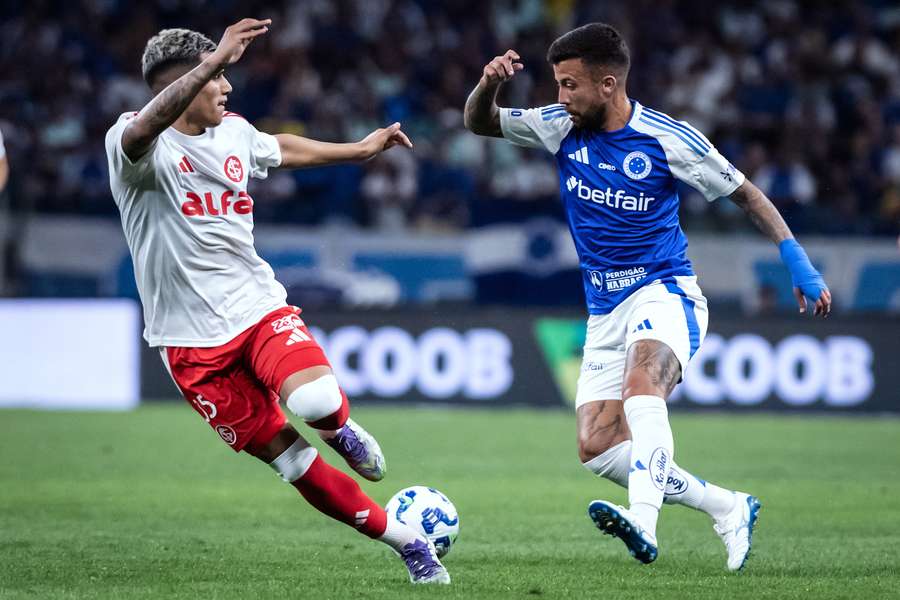 Cruzeiro venceu Inter por 2 a 1 no 2º turno do Brasileirão 2025 Cruzeiro venceu Inter por 2 a 1 no 2º turno do Brasileirão 2025
