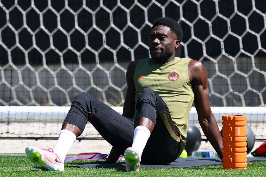 Alphonso Davies už je uzdravený. Alphonso Davies už je uzdravený.