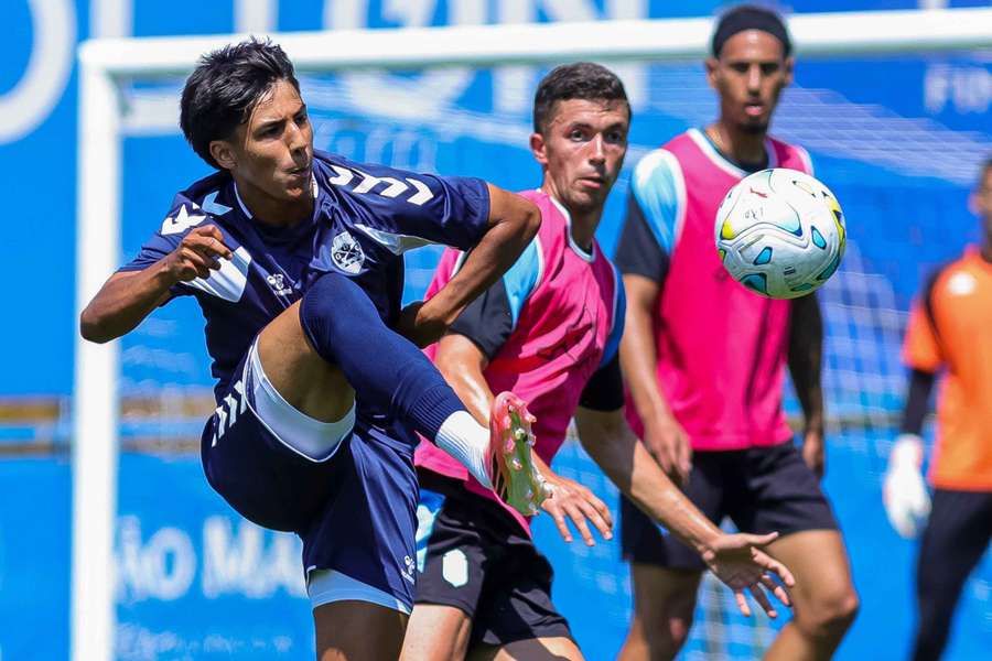 Chaves venceu Amarante por 2-1 Chaves venceu Amarante por 2-1