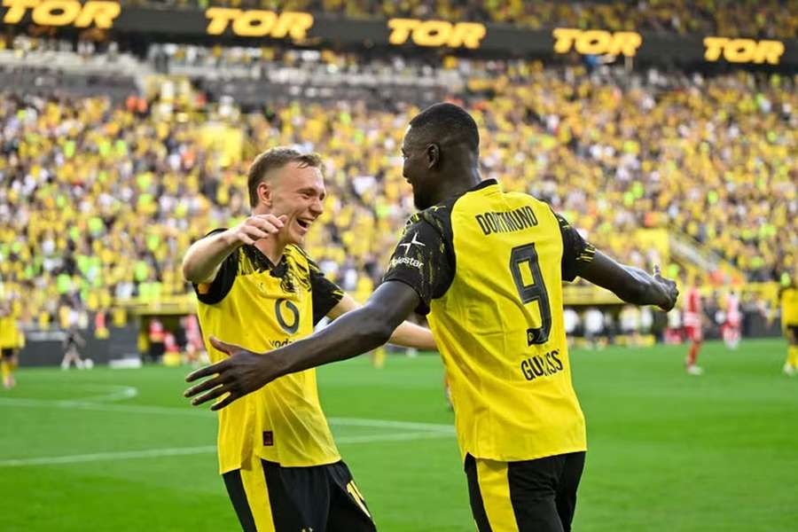 Guirassy bisou no triunfo do Borussia Dortmund