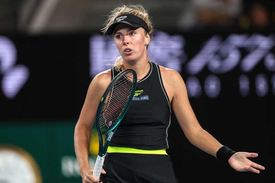 Fręch pokonana przez Paolini w przerywanym przez deszcz meczu w Melbourne