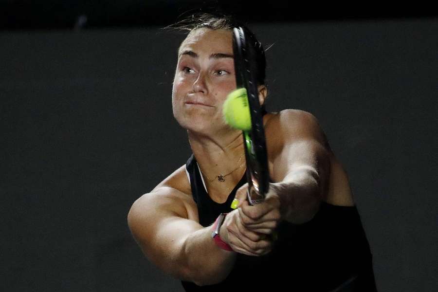 Swiatek bate Sabalenka e defronta Pegula na final das WTA Finals em ténis –  Observador
