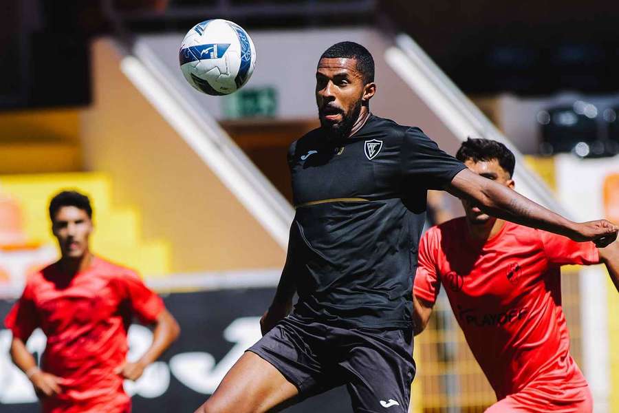 Clóvis brilhou na goleada