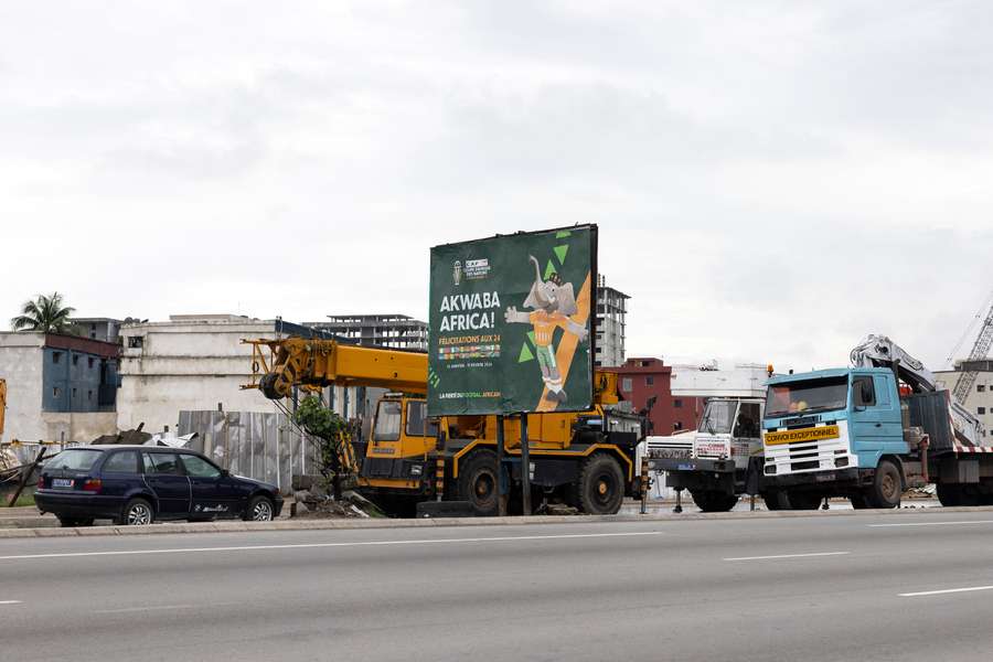 Un panneau publicitaire de la CAN à Abidjan.