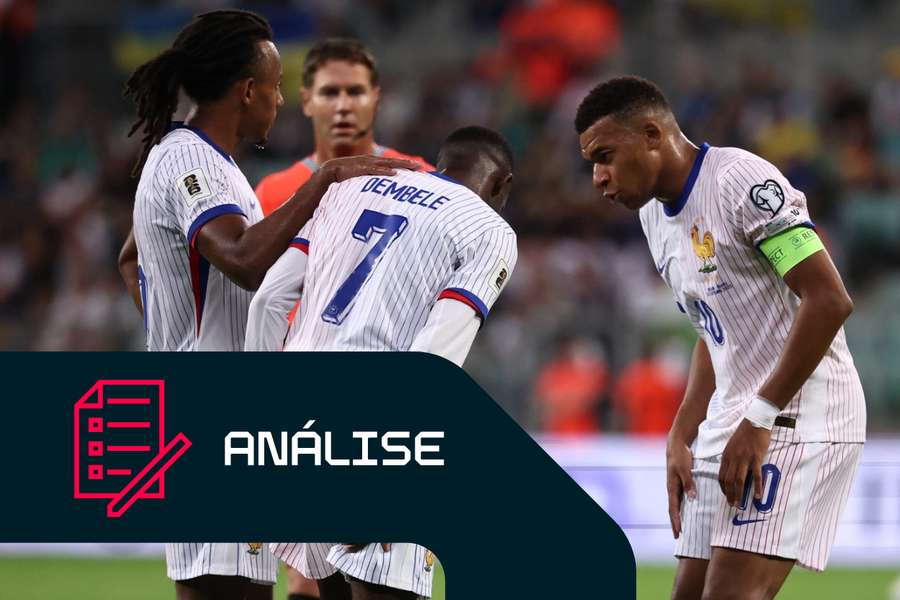 Dembélé agarra-se à coxa num jogo da seleção em setembro.