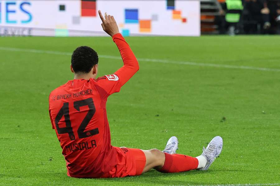Musiala hat sich in Augsburg verletzt Musiala hat sich in Augsburg verletzt