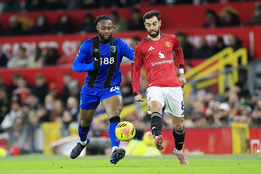 Man Utd's Bruno Fernandes challenges Bournemouth's Antoine Semenyo Man Utd's Bruno Fernandes challenges Bournemouth's Antoine Semenyo