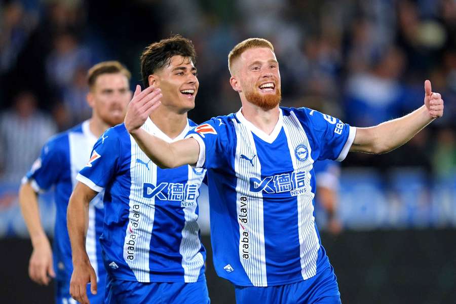 Carlos Vicente celebra el primer gol del partido ante el Sevilla