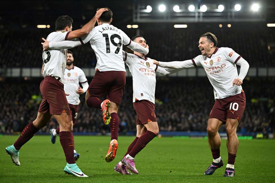 Os comandados de Pep viraram o jogo contra o Everton em Liverpool