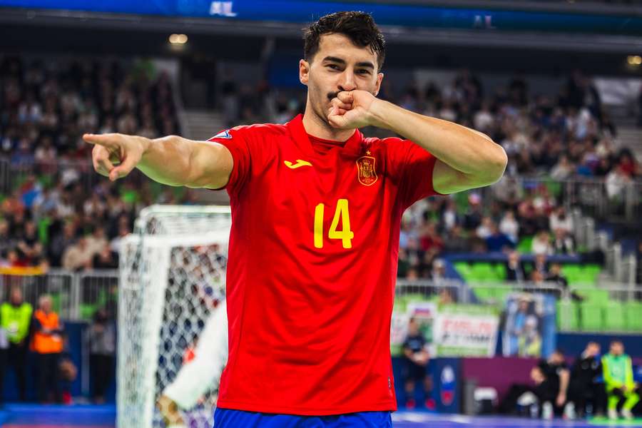 Entrada em grande dos espanhóis Entrada em grande dos espanhóis