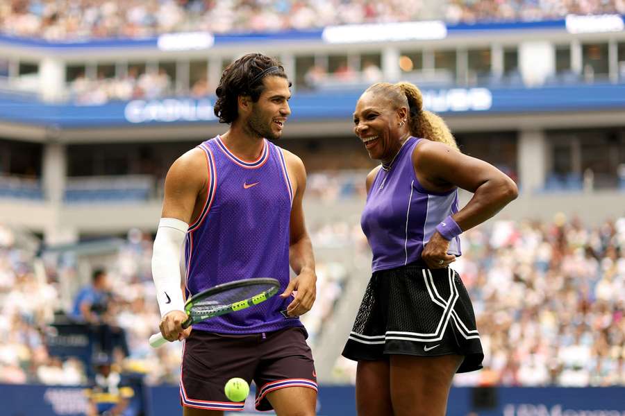 Alcaraz (esq.) e Serena são dos 3 tenistas mais bem pagos do mundo Alcaraz (esq.) e Serena são dos 3 tenistas mais bem pagos do mundo