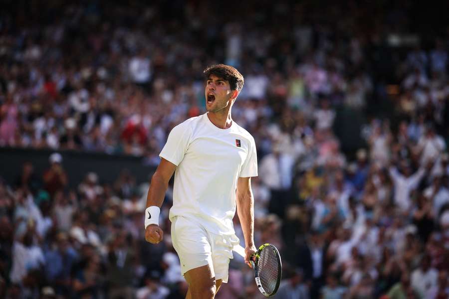 Carlos Alcaraz won his first round match at Wimbledon, albeit with great difficulty.