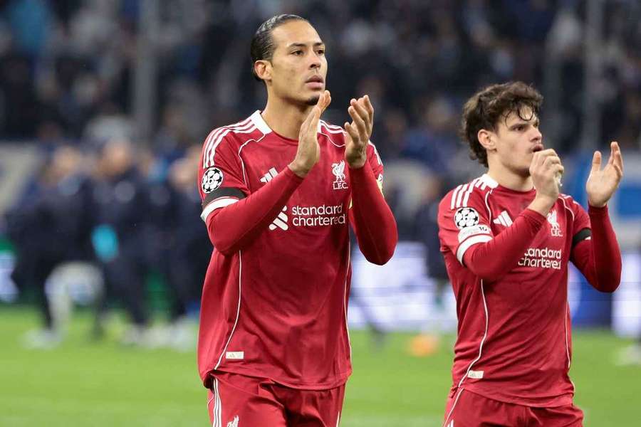 Falta uma vitória para Van Dijk bater recorde na Premier League