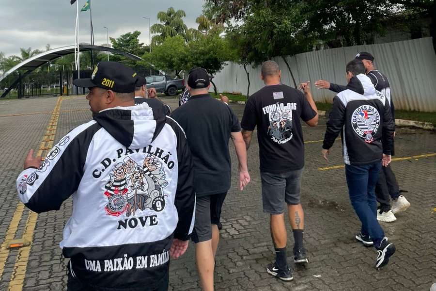 Líderes das organizadas vão ao CT do Corinthians