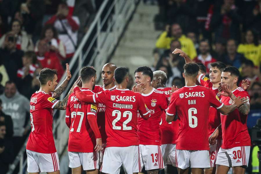 Benfica venceu Estoril por 5-1 no Estádio António Coimbra da Mota