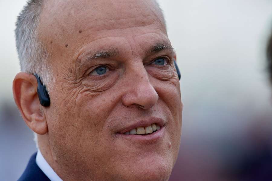 Tebas responde a Al Khelaifi sobre la sostenibilidad financiera: "En el PSG abres el gas"