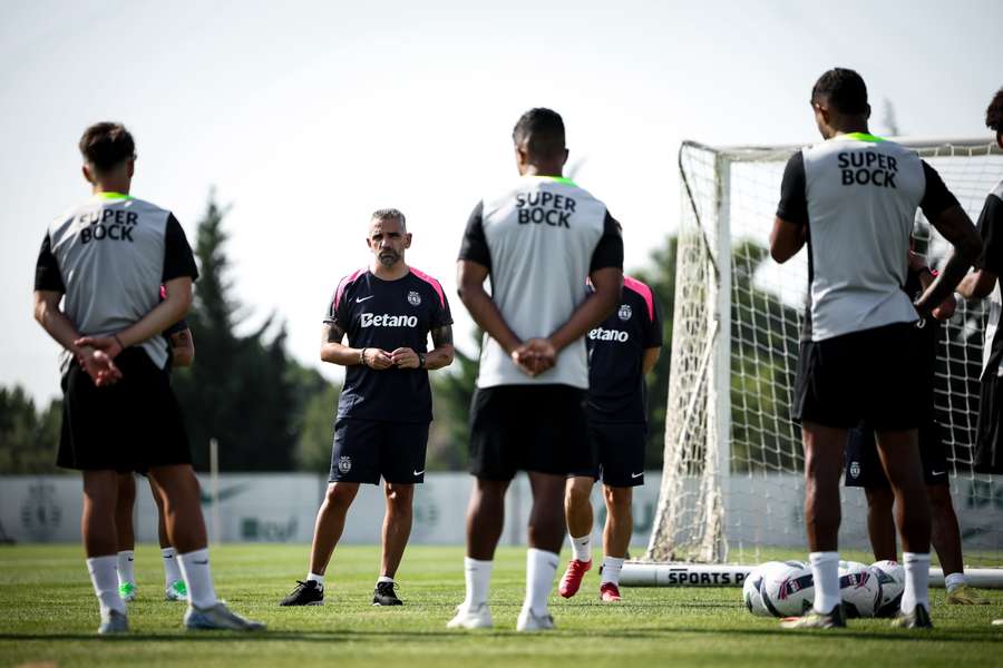 Rui Borges no primeiro treino de pré-época do Sporting