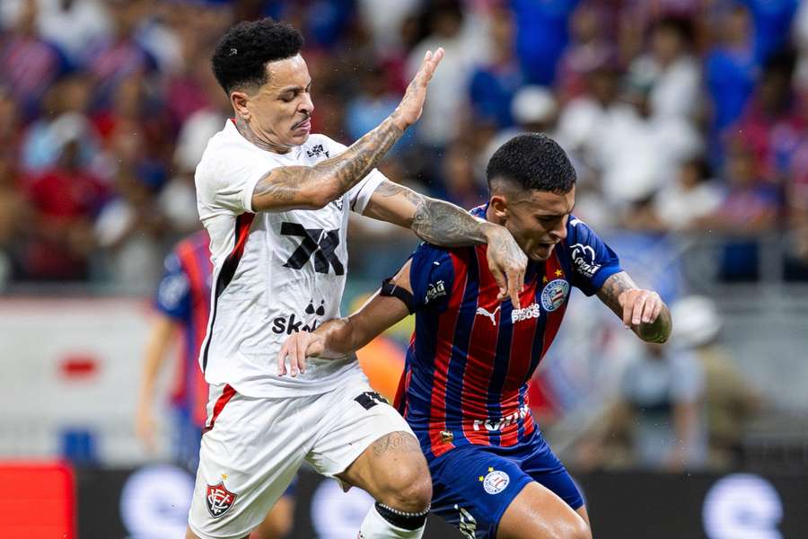 Bahia e Vitória empataram em 1 a 1 no primeiro turno, na Fonte Nova Bahia e Vitória empataram em 1 a 1 no primeiro turno, na Fonte Nova