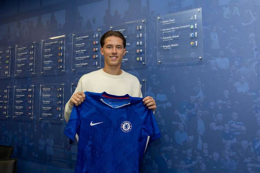 Murray-Campbell lands new Chelsea contract