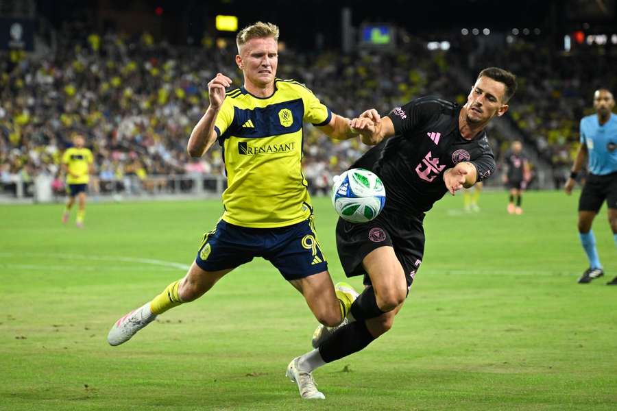 Fotbalové přestupy ONLINE.