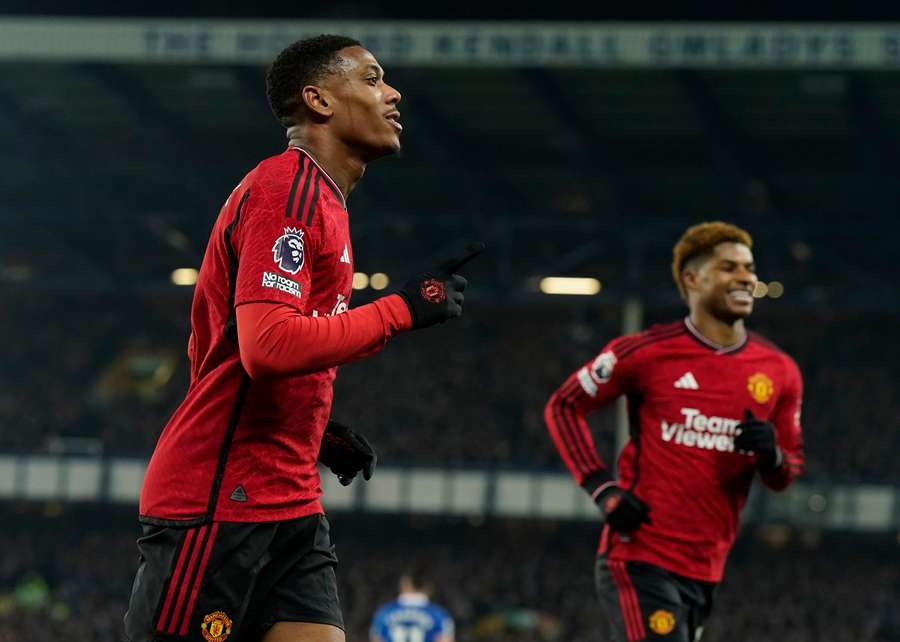 Martial e Rashford completaram a boa vitória do Manchester United
