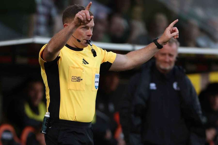 John Beaton vai apitar o Utrecht-FC Porto