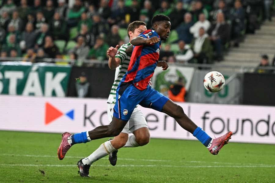 Rafiu Durosinmi durante il match contro il Ferencváros Rafiu Durosinmi durante il match contro il Ferencváros