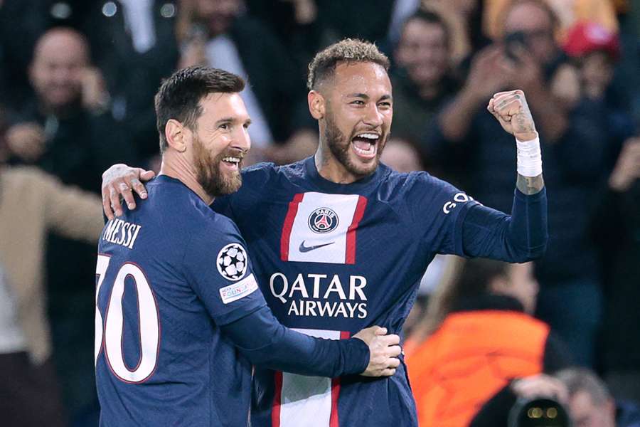 Lionel Messi com Neymar no Paris Saint-Germain Lionel Messi com Neymar no Paris Saint-Germain