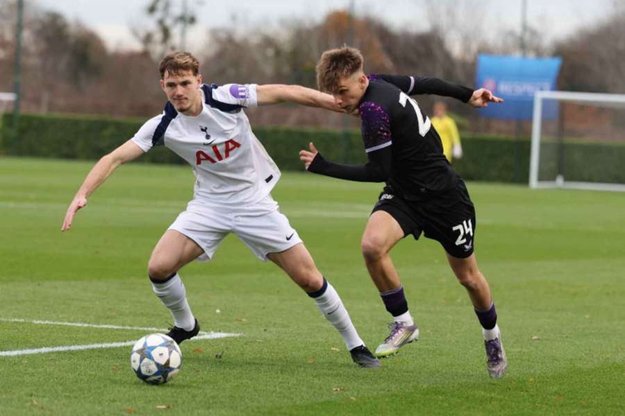 Slávistická devatenáctka prohrála s Tottenhamem v Youth League 1:9. Slávistická devatenáctka prohrála s Tottenhamem v Youth League 1:9.