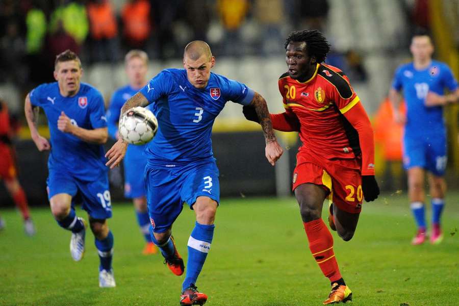 Škrtel a Lukaku v súboji počas zápasu v roku 2013.