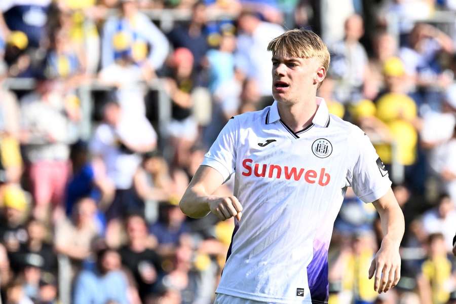 Hoffenheim gewinnt das Rennen um Nathan De Cat. Hoffenheim gewinnt das Rennen um Nathan De Cat.
