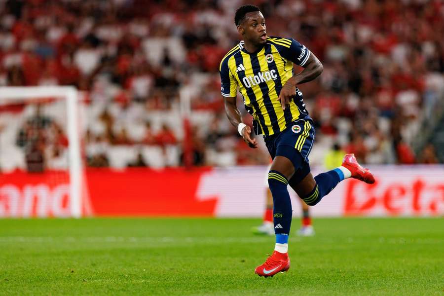 Duran in action for Fenerbahce during pre-season