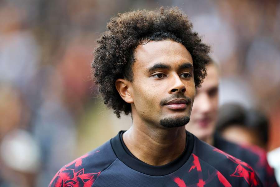 Everton make contact with Man United over Zirkzee with Balogun deal in the balance Everton make contact with Man United over Zirkzee with Balogun deal in the balance