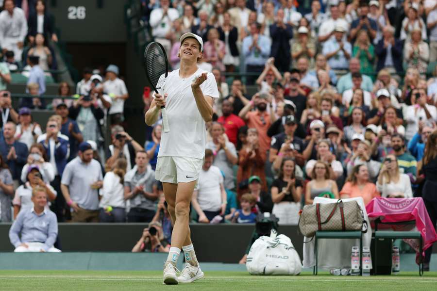 Jannik Sinner ist erster Halbfinalist in Wimbledon