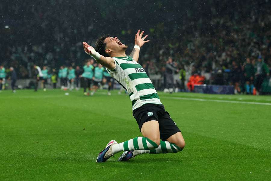 Maximiliano Araujo celebra il gol del sorpasso dello Sporting sul Bodo