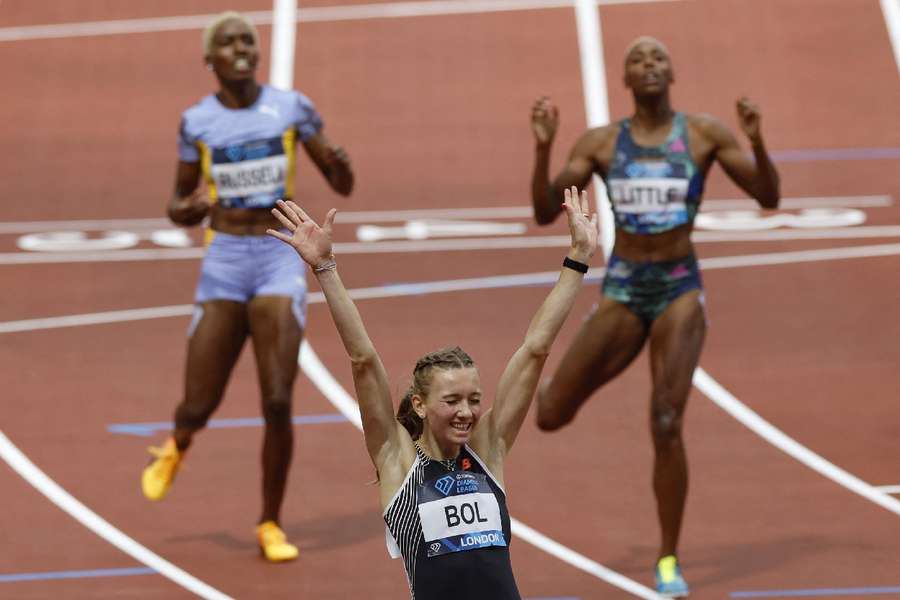Femke Bol celebrates winning the women's 400m hurdles final